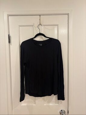 Aerie Classic Black Long-Sleeve Women's Top (with thumb holes)